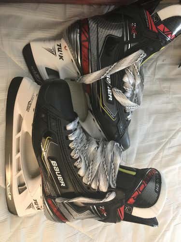 New Senior Bauer Vapor 2X Pro Hockey Skates D&R (Regular) Size 7.5