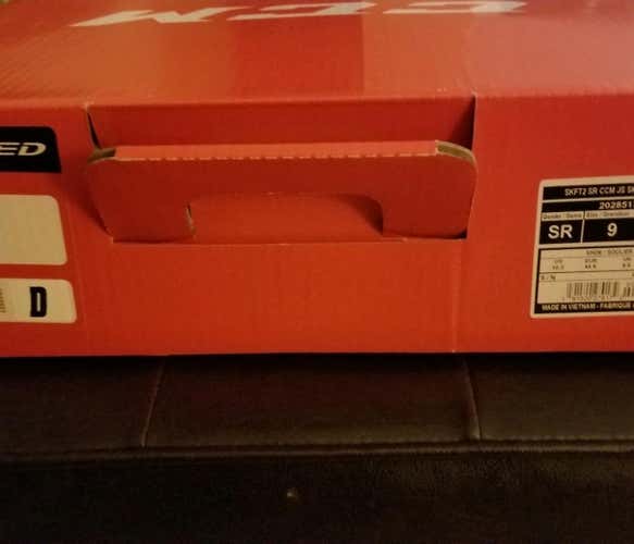 Senior JetSpeed FT2 Hockey Skates D&R (Regular)  Size 9
