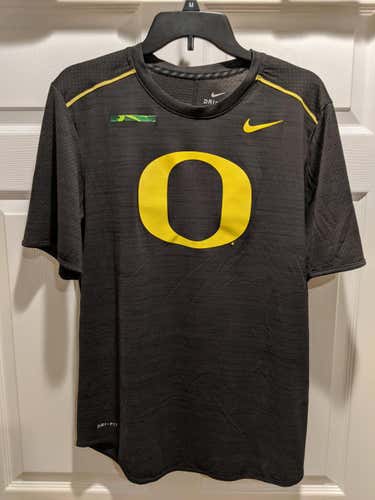 Oregon Lacrosse Team issued Nike Dri-Fit Dark Gray T-Shirt, Medium