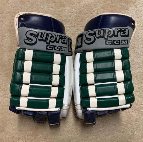 Vintage Hartford Whalers CCM HG125S Gloves