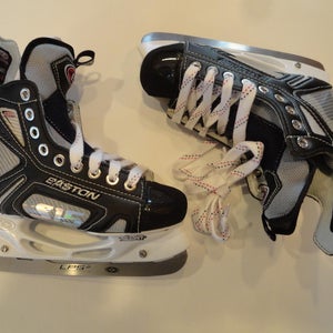 New Junior EASTON S15 Hockey Skates  Size 3 D