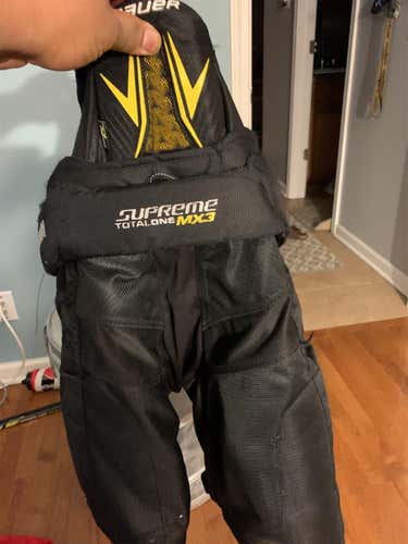 Black Junior Large Supreme TotalOne MX3 Hockey Pants