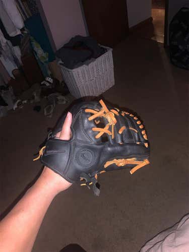 Nike One-Piece Baseball Glove