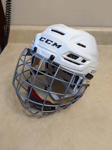 White New Medium CCM Tacks 110 Helmet