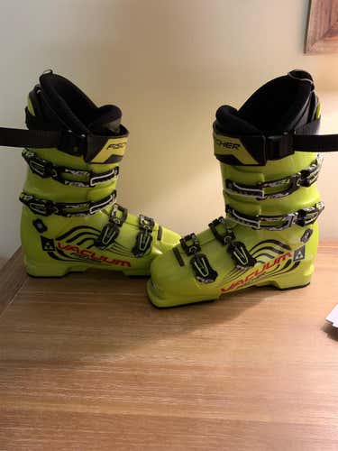 Men's RC4 Vacuum 140 Race Ski Boots > 130 Flex