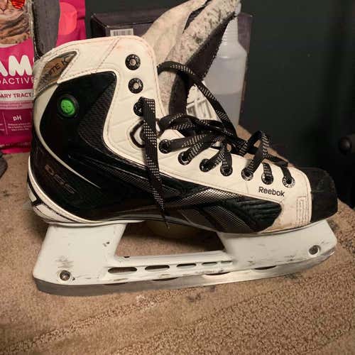 Senior White k Hockey Skates EE (Extra Wide)  Size 10.5