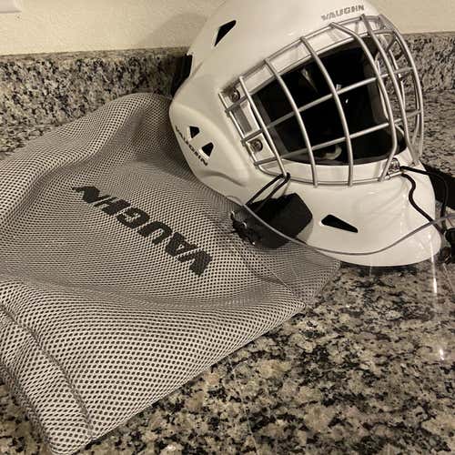 White Senior VM 7400 Goalie Mask Helmet Excellent condition W/ Extras