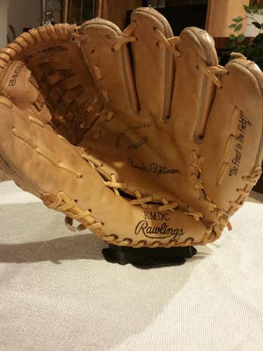 Vintage KMDC Brooks Robinson Autographed Approved Glove  Baseball Glove 11.5"