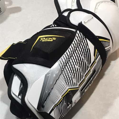 Youth Tacks 5092 Shin Pads