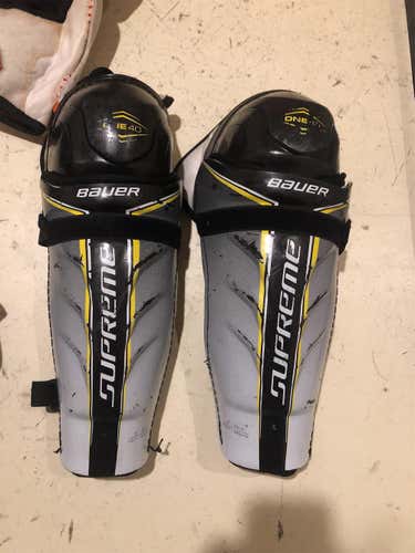 Junior Bauer Shin Pads