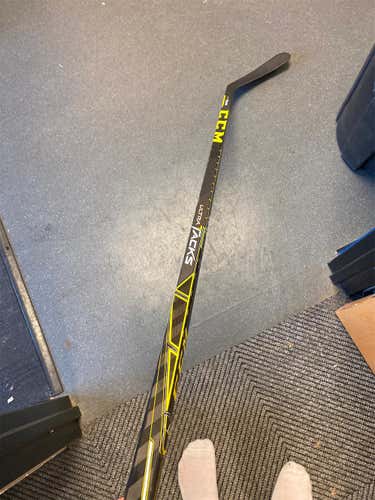 Senior Ultra Tacks Hockey Stick Heel Pro Stock 2 Pack