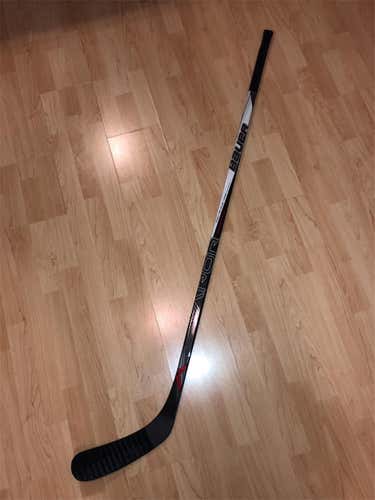 Intermediate Vapor X700 Hockey Stick Mid