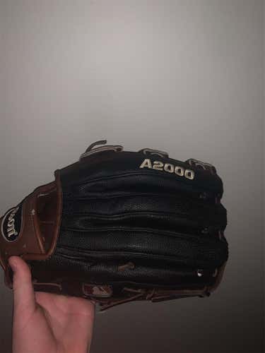 Brown  A200 Baseball Glove 11.5"