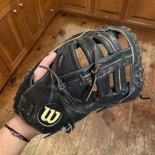 Wilson A2000 First base Glove 12"