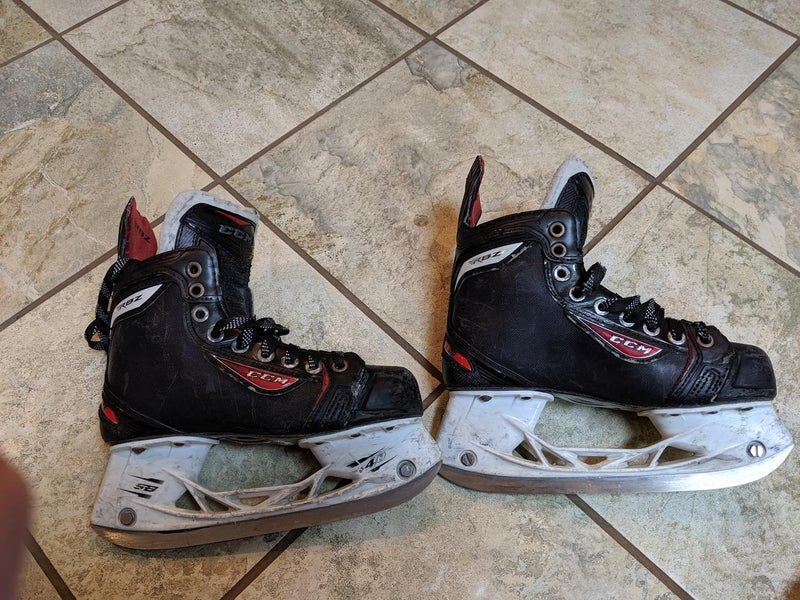 Junior CCM RBZ 90 Hockey Skates D&R (Regular) Size 2.5