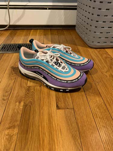 Purple Unisex 11.5 (Women's 12.5) Nike Shoes