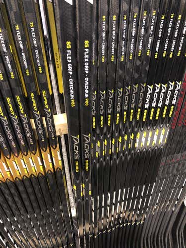 New Senior CCM Left Handed Tacks 9080 Hockey Stick. 85 flex. p88