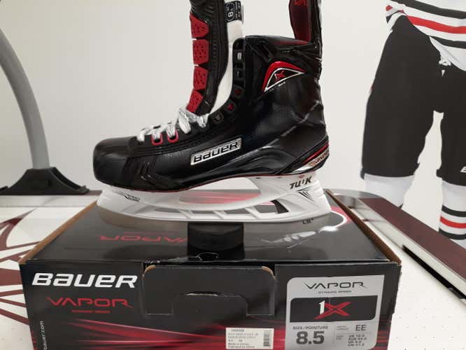 New Senior Bauer Vapor 1X Hockey Skates 8.5 EE (Extra Wide) Size 8.5