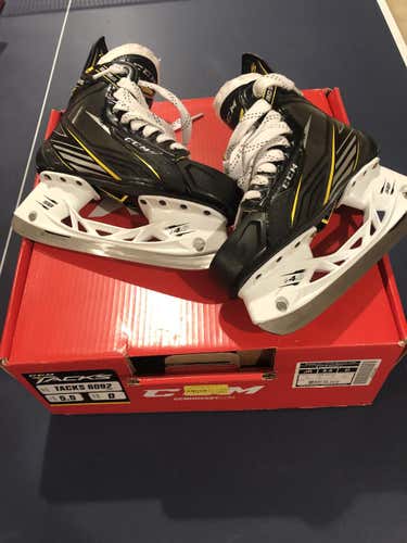 CCM Tacks 6092 Hockey Skates Junior Size 5.5