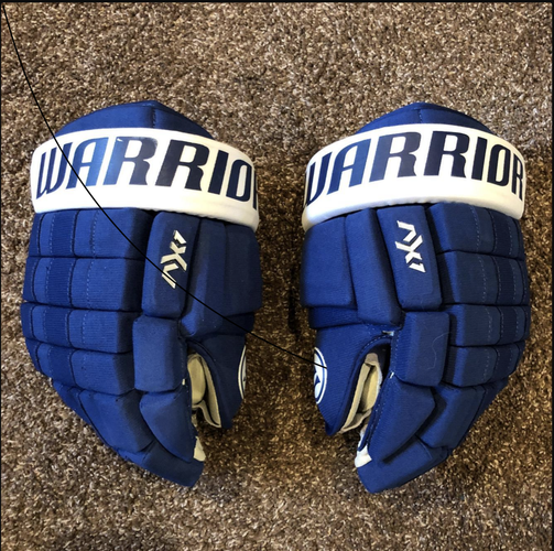 Toronto Maple Leafs Warrior Dynasty AX1 Gloves Senior Pro Stock