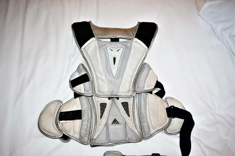 STX Agent Chest Protector, White, Medium