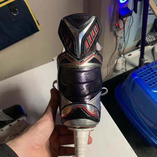 Senior Vapor 1X Hockey Skates EE (Extra Wide)  Size 9.5