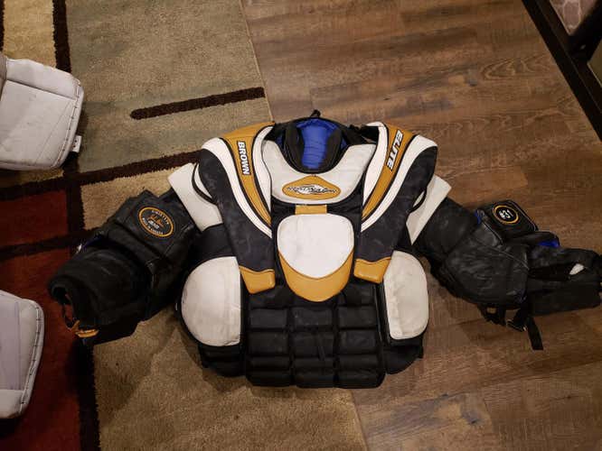 Brown elite  resonator chest protector senior Large