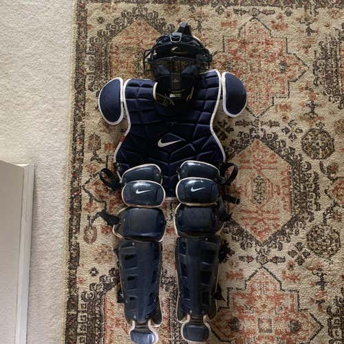 Nike Catcher's Gear With All Star Mask (Navy)