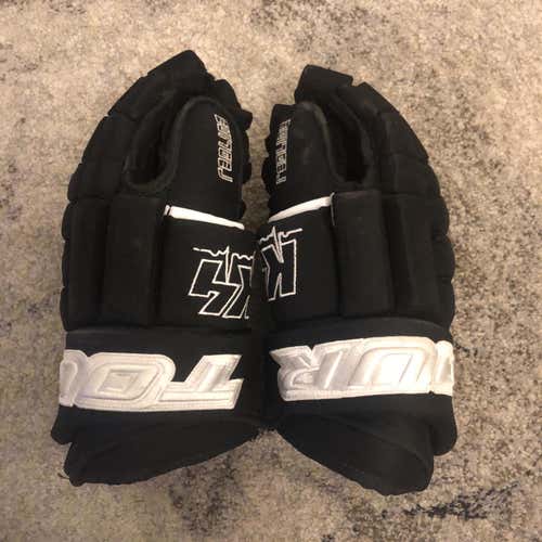 Tour K4 Black Senior Gloves 15"