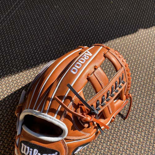 Brown  A2000 1785 Baseball Glove 11.75"