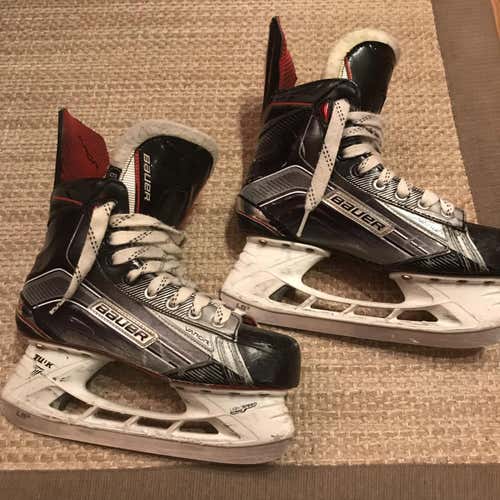 Senior Vapor X900 Hockey Skates D&R (Regular) Pro Stock Size 6.5