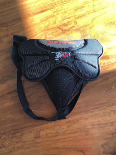 Vaughn V7 Goalie Cup