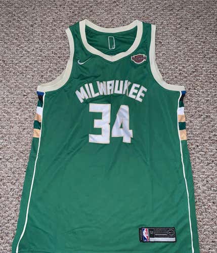 Giannis Antetokounmpo Milwaukee Bucks Medium/Large Jersey