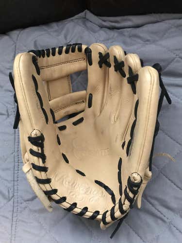 Brown Rawlings Right Handed Infield Gold Glove Elite Baseball Glove 11.25"