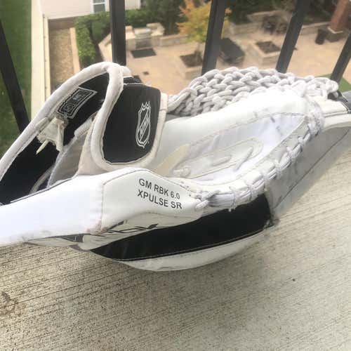 Reebok X-Pulse Sr. 6.0 Goalie Glove - Left Hand