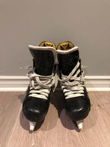 Bauer 1S Supreme 9.5D Pro Stock Skates No Steel