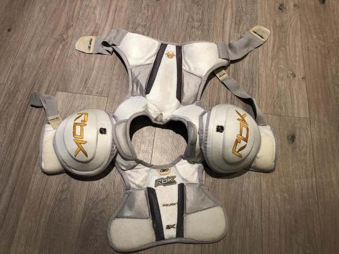 RBK 6K Sr Small 4 Shoulder Pads Pro Stock