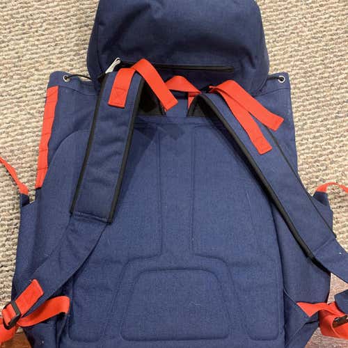 Pacific Rink Pond Pack Navy in perfect condition