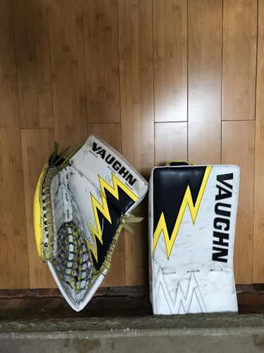 University of Michigan Pro return gloves