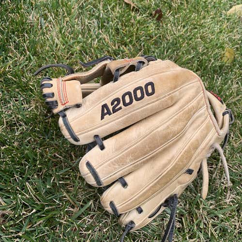 Brown High School/College A2000 1786 Baseball Glove 11.5"