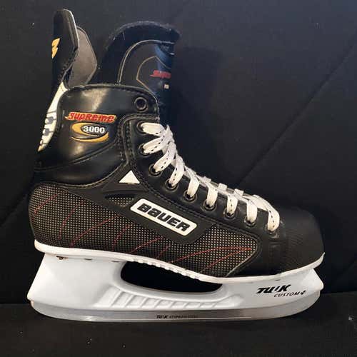 LIKE NEW Bauer Supreme 3000 Hockey Skates Size 8.5 D