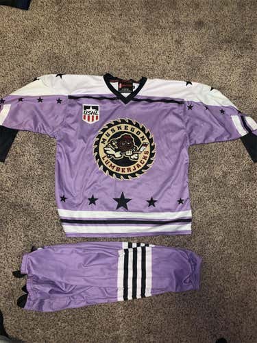 New Medium  Jersey