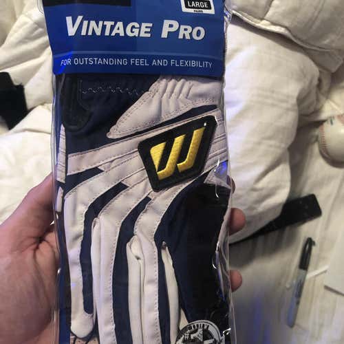 Mizuno Classic (Navy) Batting Gloves - NEW - Throwback
