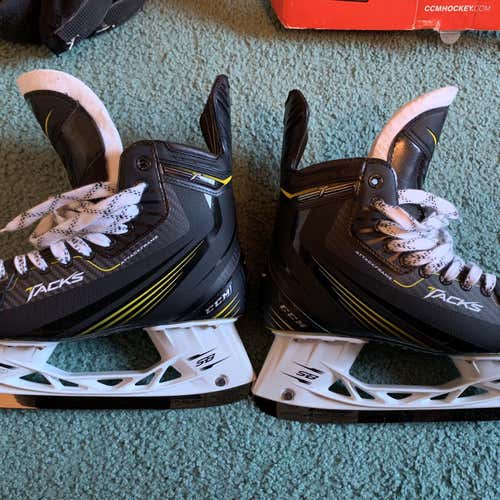 CCM Tacks Skates Size 8D