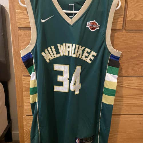 Giannis Antetokounmpo Milwaukee Bucks XL Replica Jersey