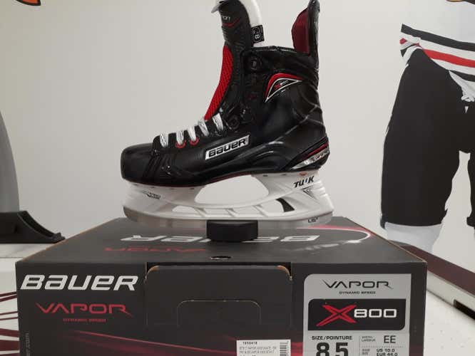 New Senior Bauer Vapor X800 Hockey Skates EE (Extra Wide) Size 8.5