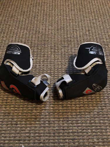 Senior Medium CCM Elbow Pads