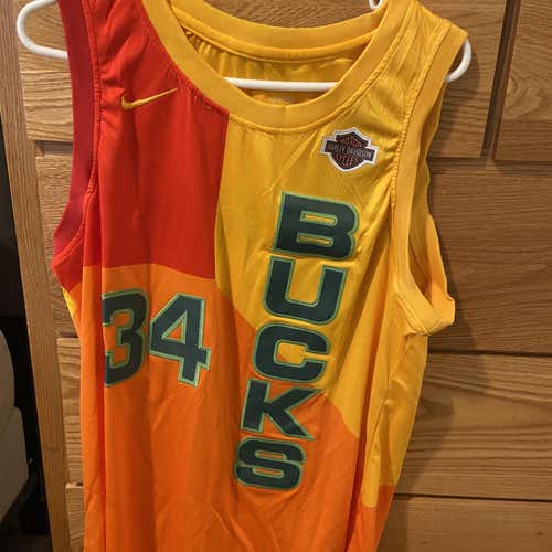 Giannis Antetokounmpo Throwback Milwaukee Bucks City Replica Jersey Large New
