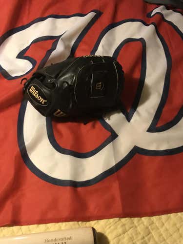 Black High School/College Wilson Pitcher's Right Handed A2000 Baseball Glove 12"