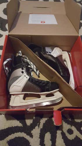 Senior CCM Tacks Hockey Skates D&R (Regular) Size 6